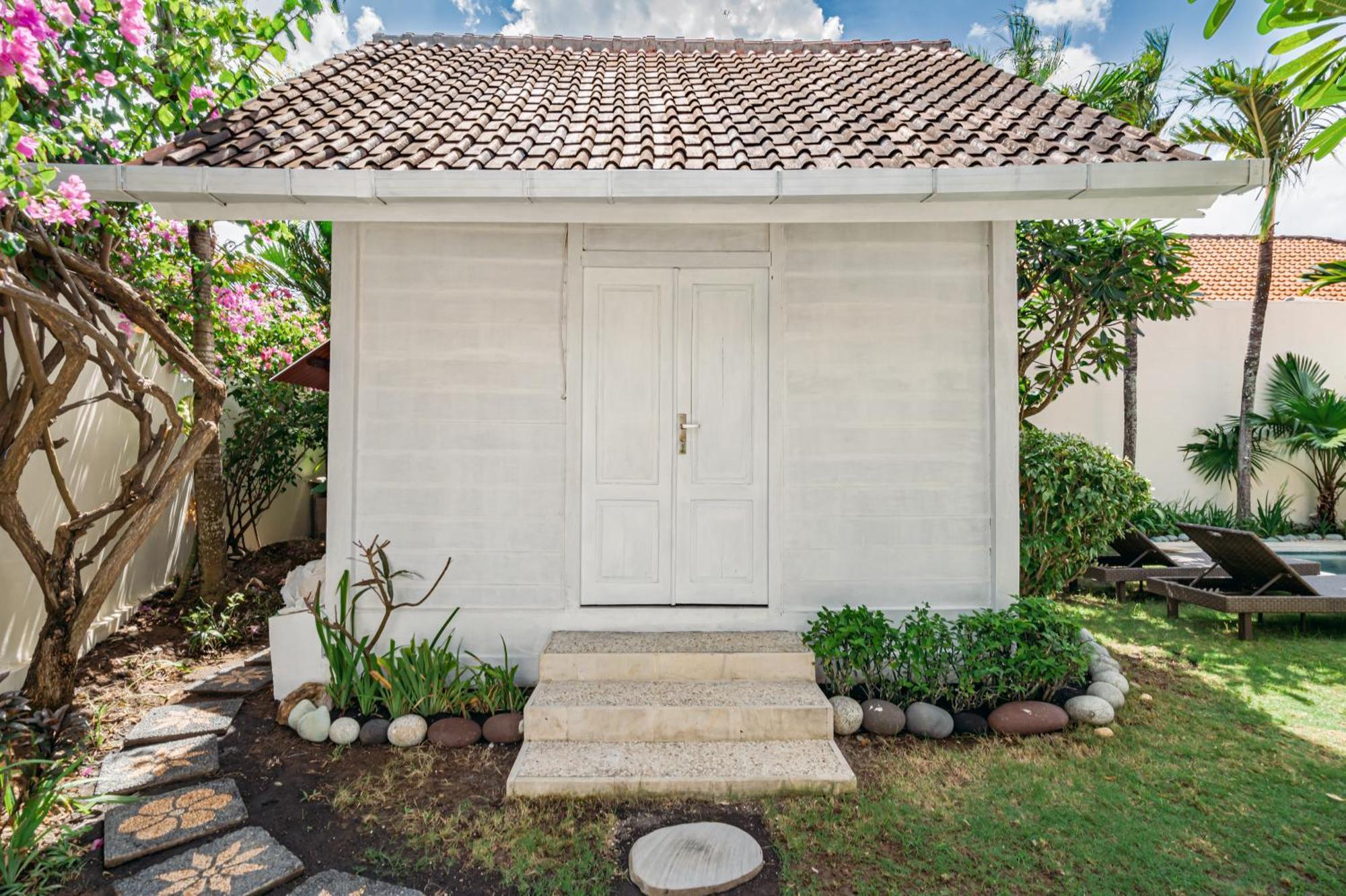 Green Garden Seminyak Villa Luaran gambar